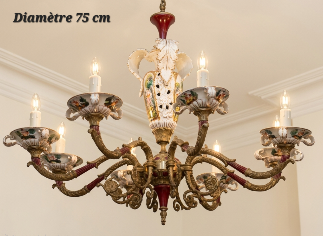 Lustre en porcelaine de Capodimonte et bronze à 8 lumières, décor floral et bordeaux, diamètre 75 cm