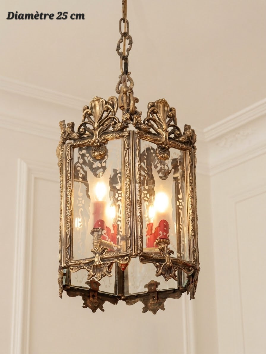Suspension lanterne en bronze et verre sablé à motifs, monture ornementée, diamètre 25 cm