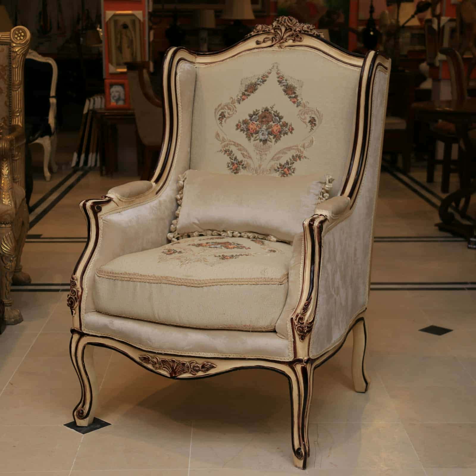 Fauteuil Classique Royal en Tissu Brodé