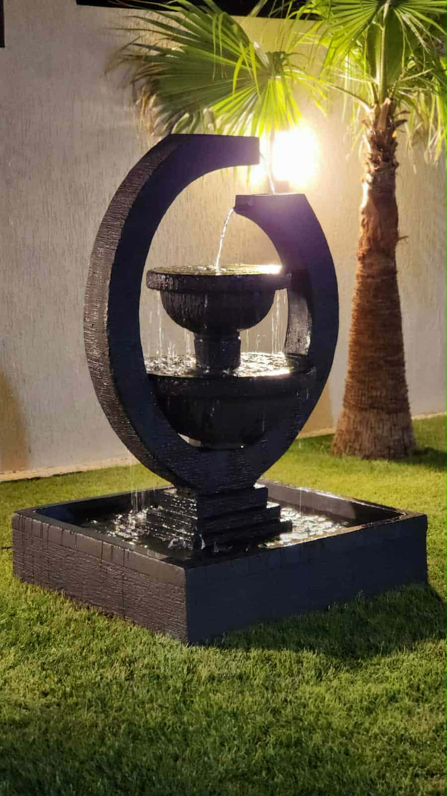Fontaine Extérieure Design LED Cascade Élégante