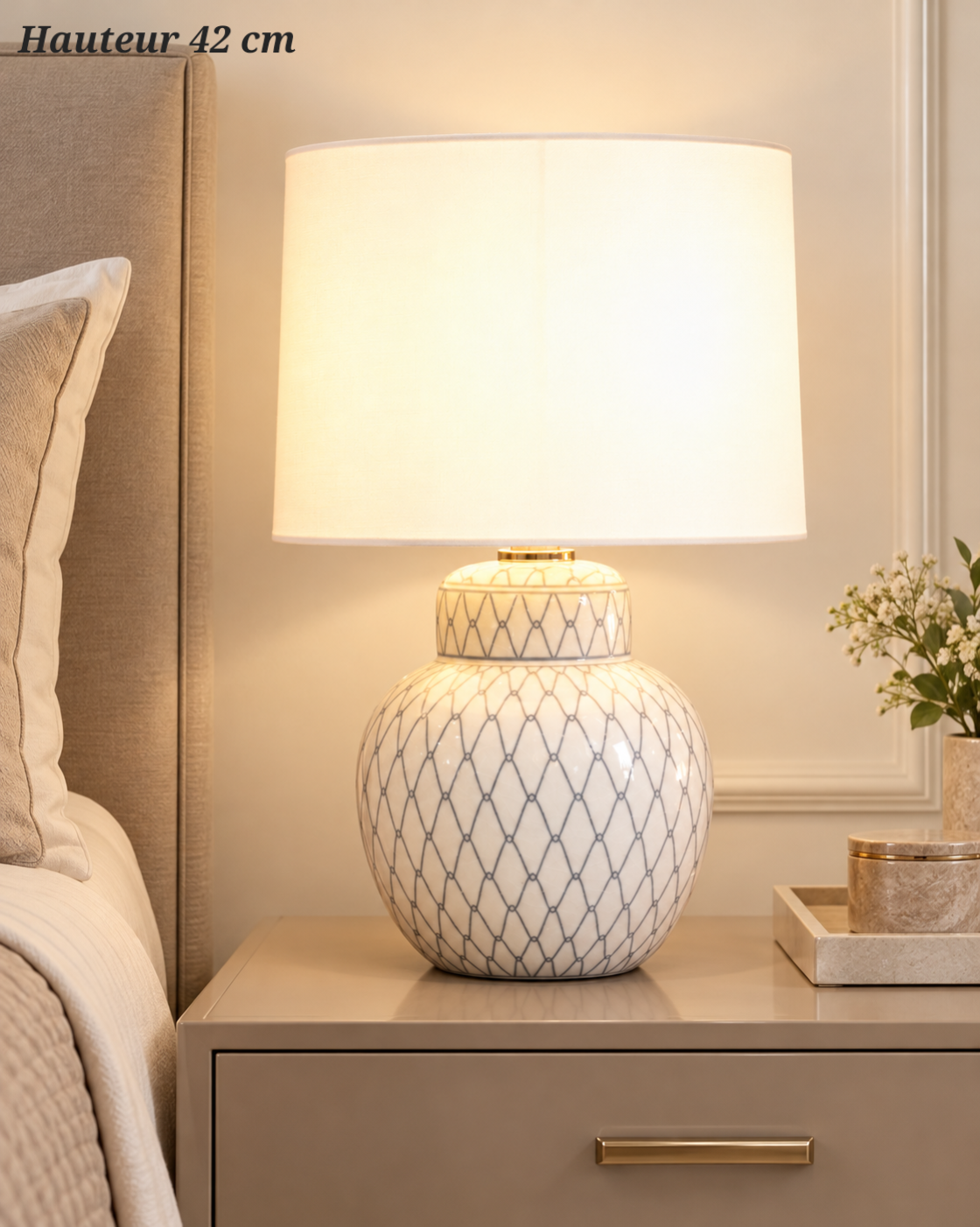 Lampe à poser Sillage blanche à losanges – 42 cm