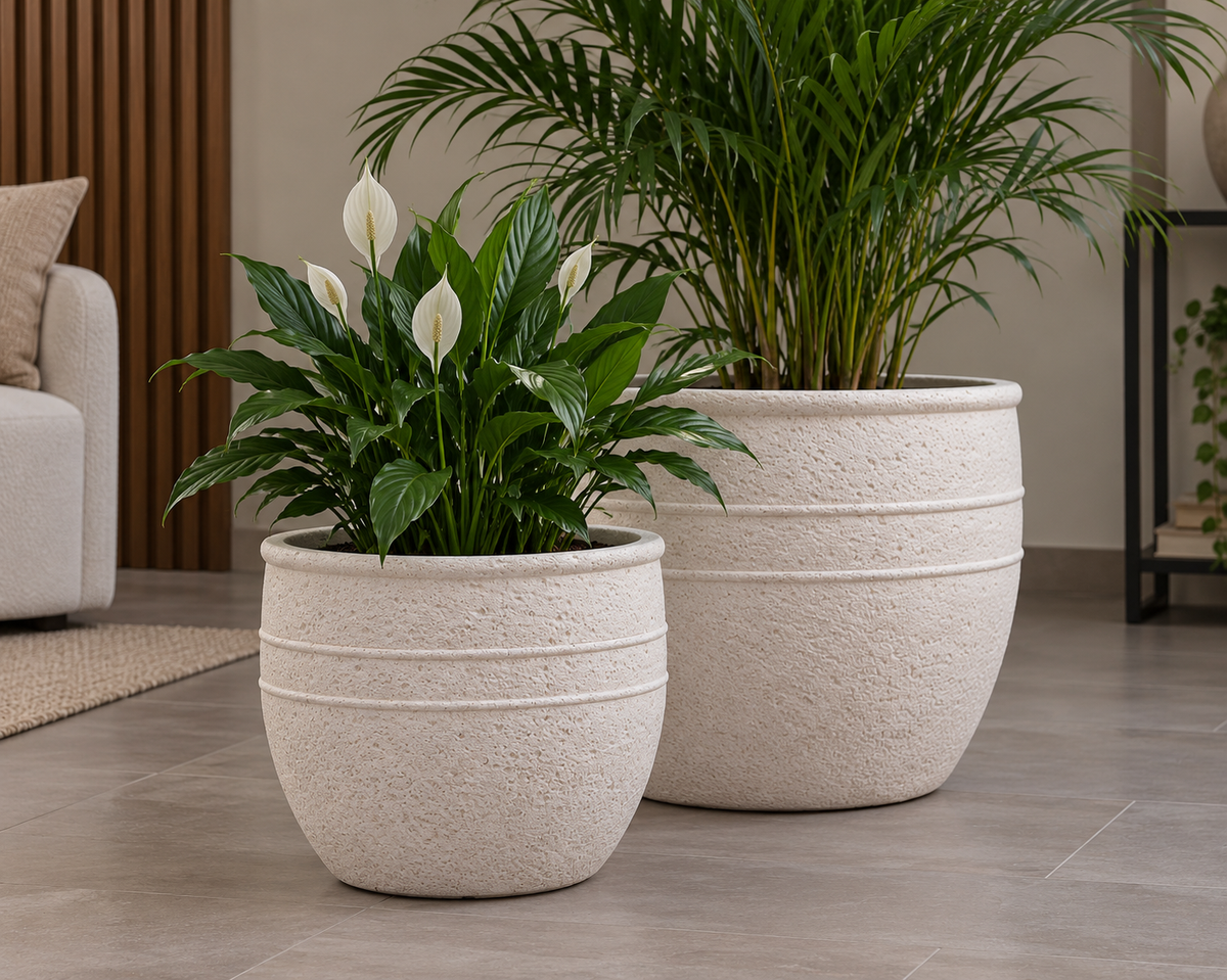 Pot décoratif blanc cassé texturé à reliefs