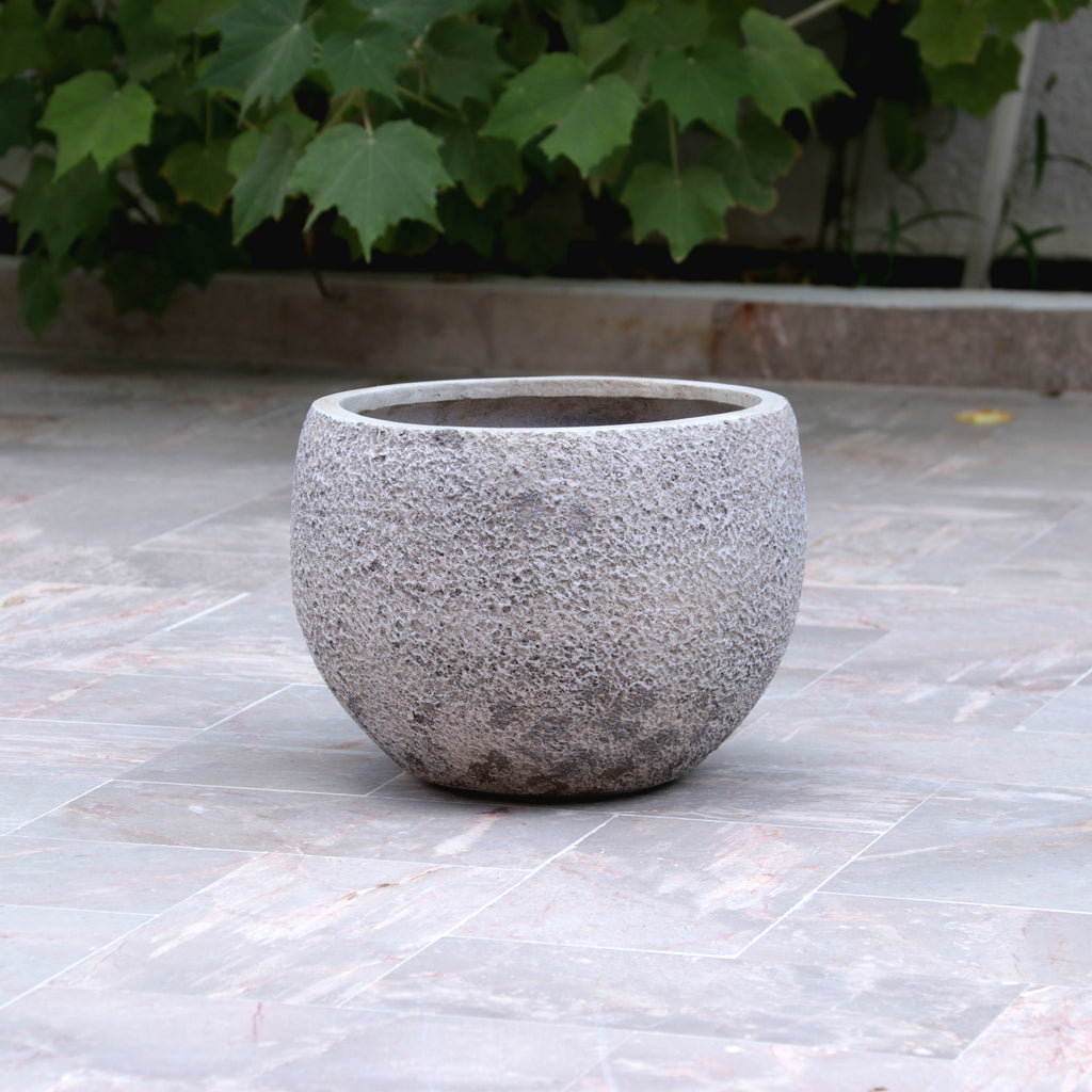 Pot décoratif arrondi gris texturé